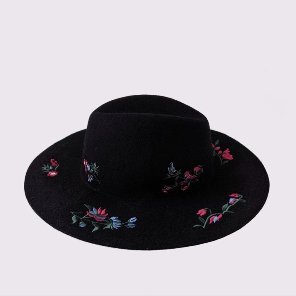 Lucky Brand Floral Embroidered Wool Hat